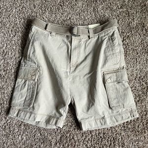 Tommy Hilfiger cream color cargo shorts with belt